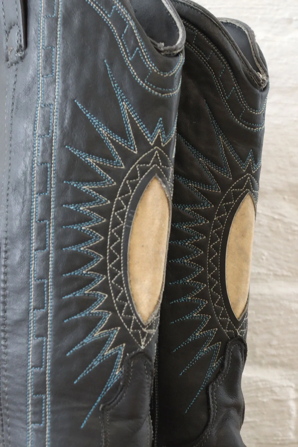 1970s Pewter Embroidered Leather Boots 6-6.5