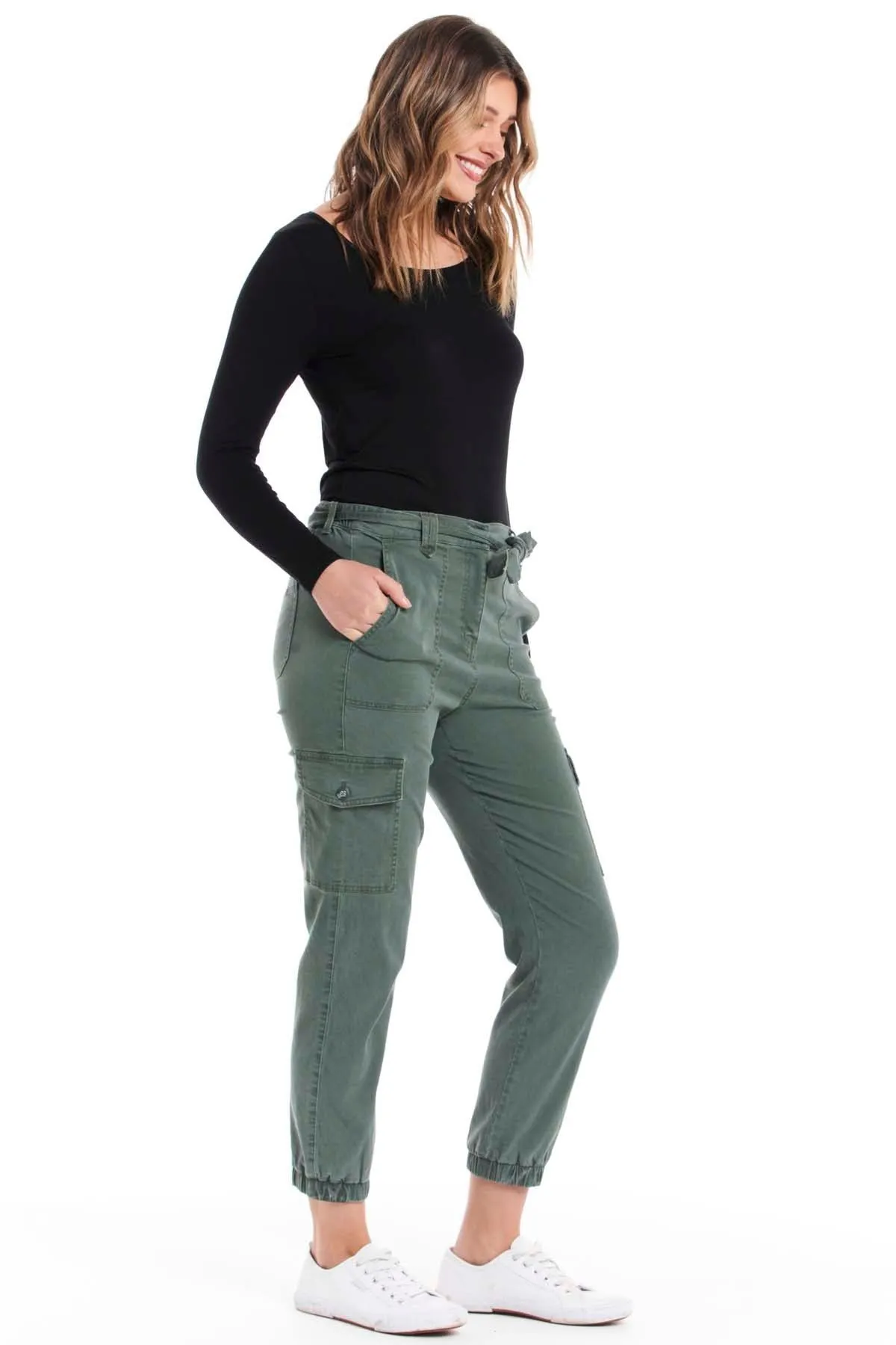 Betty Basics Canterbury Cargo Pants in Khaki