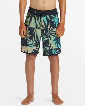 Boys 8-16 Highline Scallop 19" Boardshorts