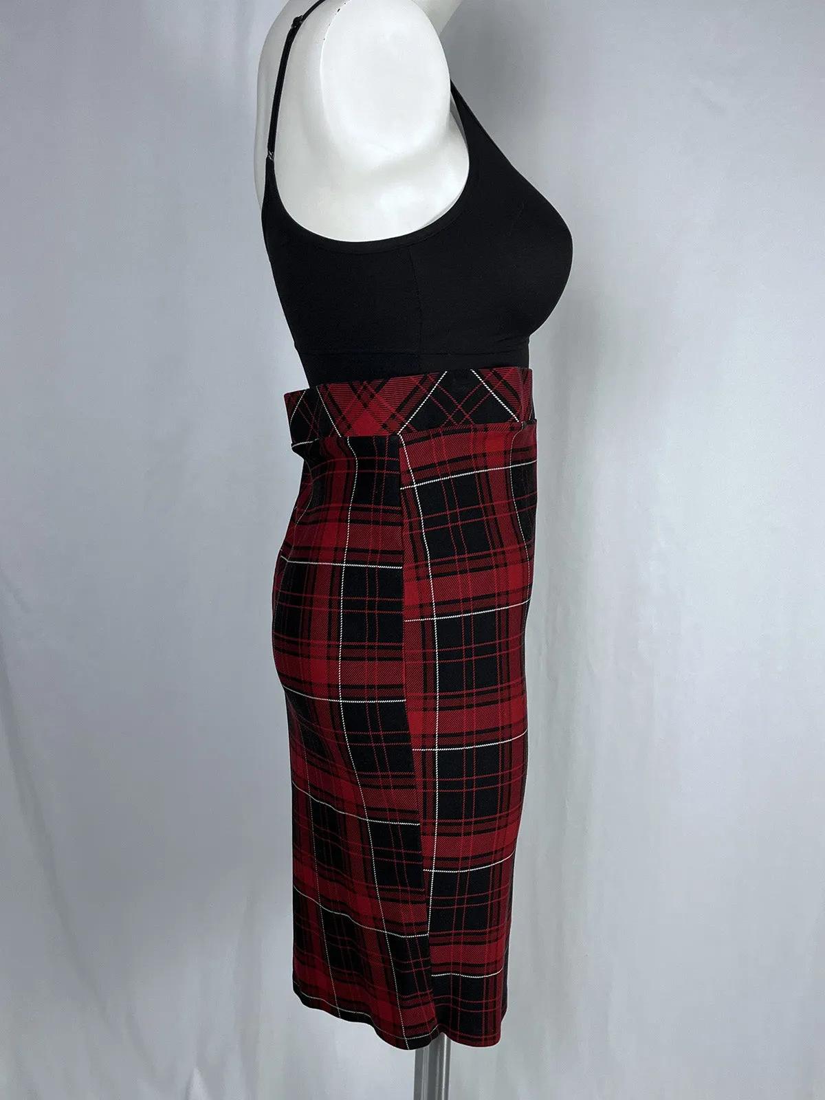 Torrid Size 4X (26) Black & Red Plaid Skirt