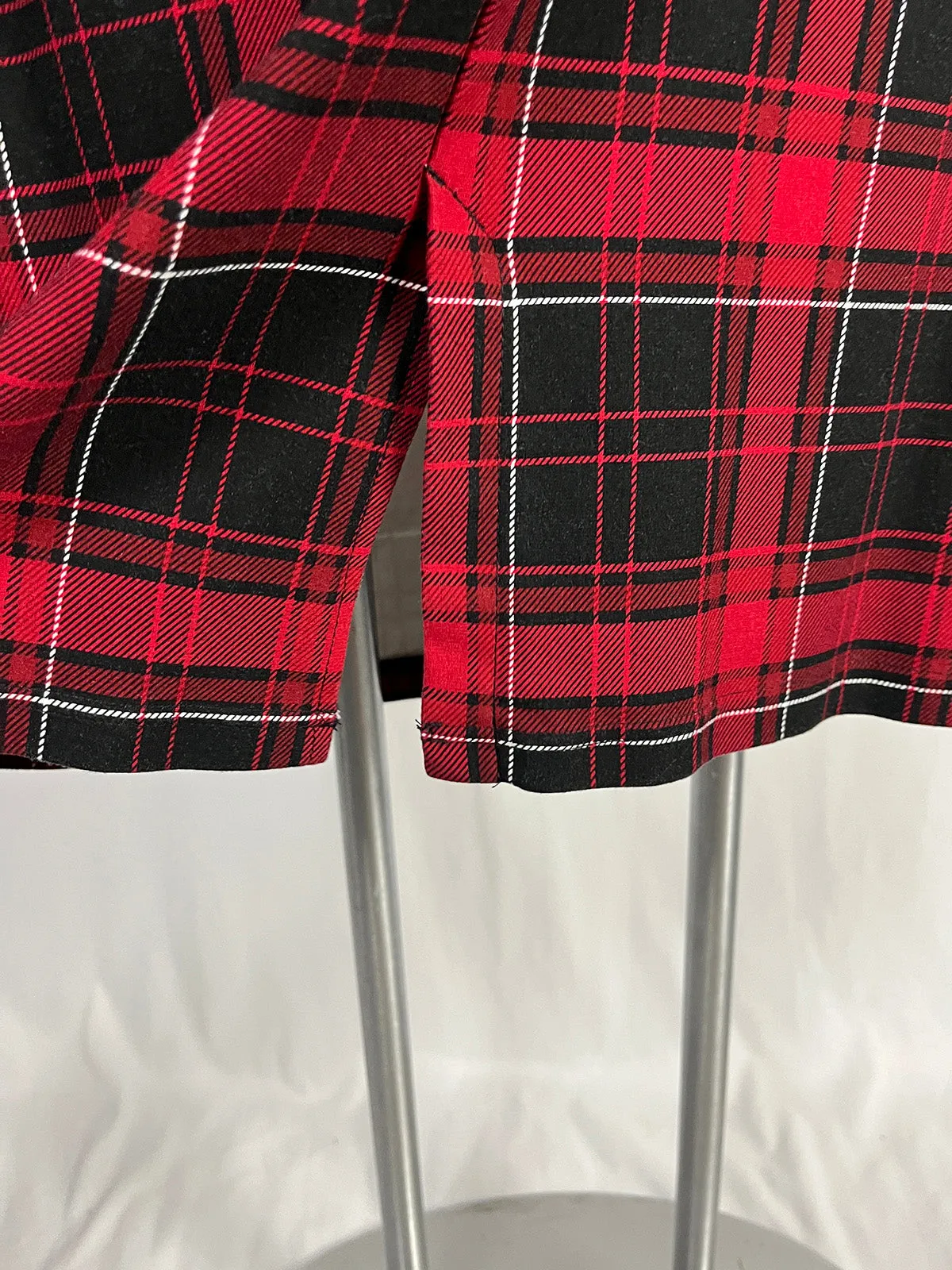 Torrid Size 4X (26) Black & Red Plaid Skirt